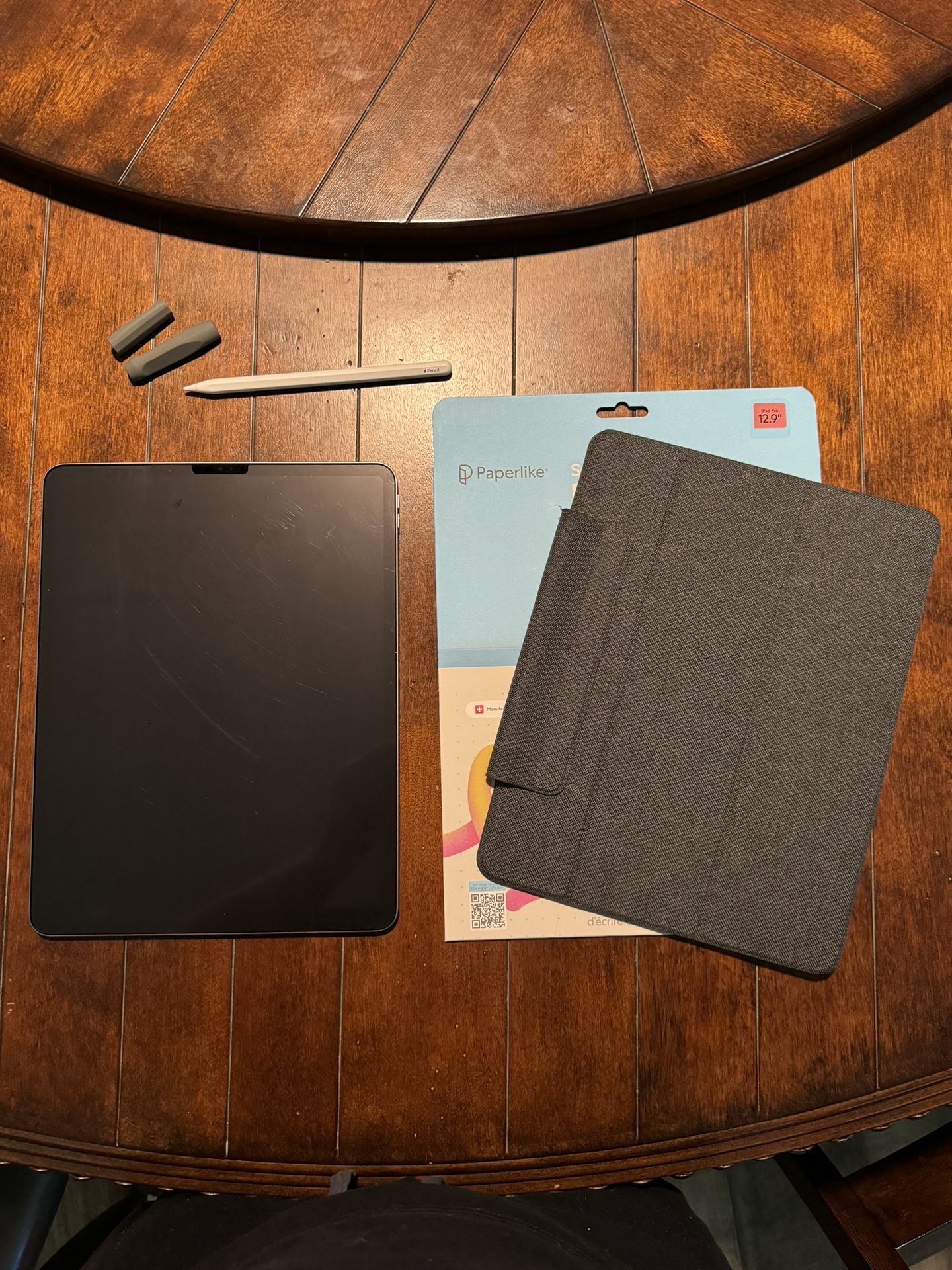 iPad Pro 12.9-in. (6th gen.) - 128GB - Space Gray - Apple Pencil (2nd gen.) - Paperlike accessories