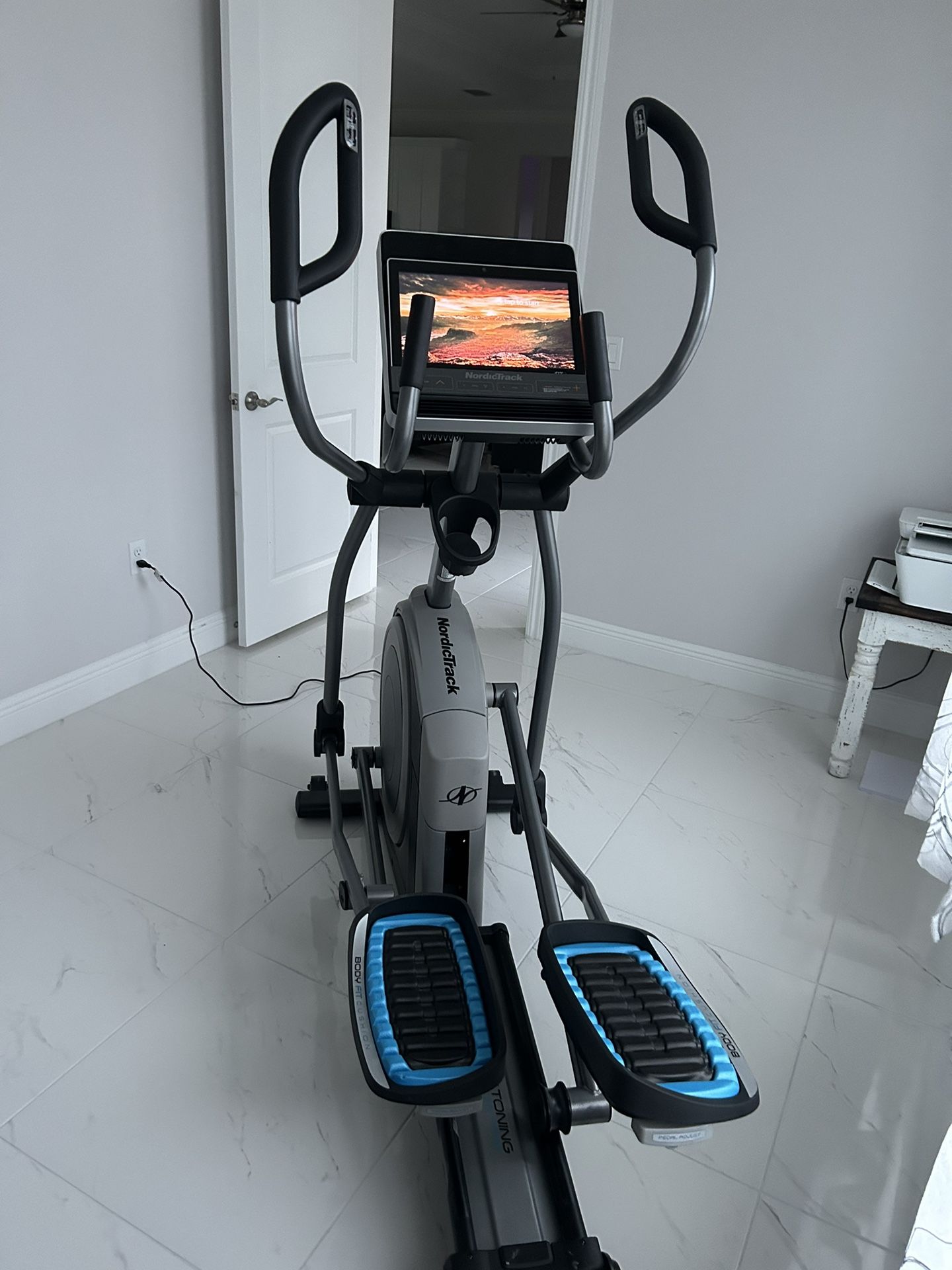 Elliptical Machine Nordictrack E Z Elliptical Amazon Offerup