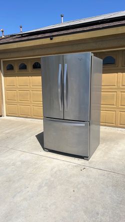 Whirlpool stainless steel refrigerator with ice maker