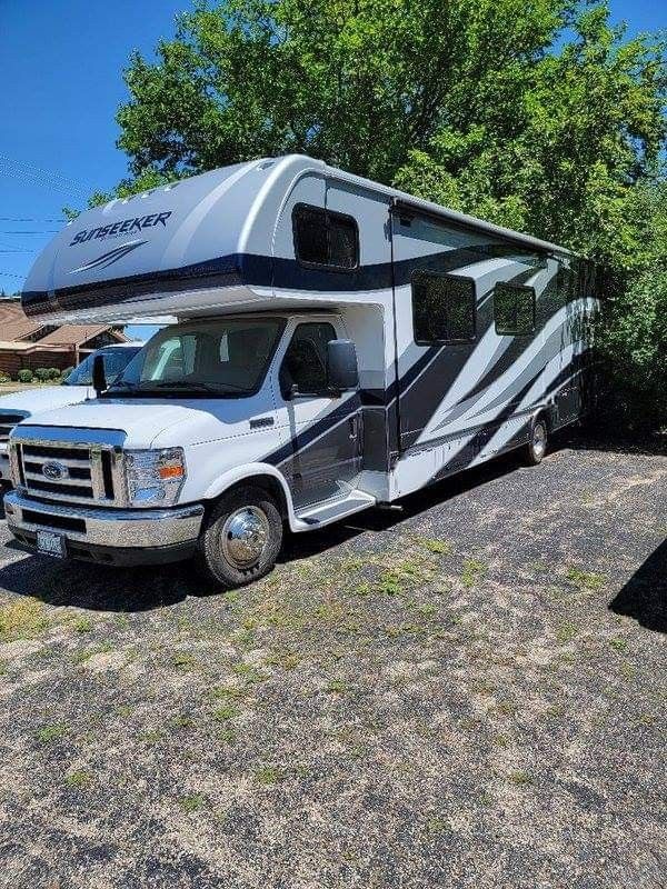 2018 Forest River Sunseeker SSC3010DSF for sale by Owner