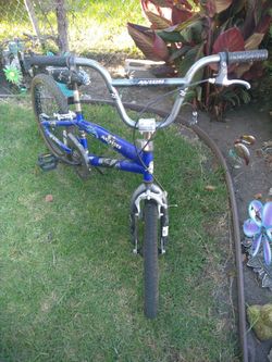 20" Avigo dirt bike
