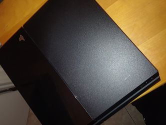 PS4 2(Controllers) + 23in Monitor