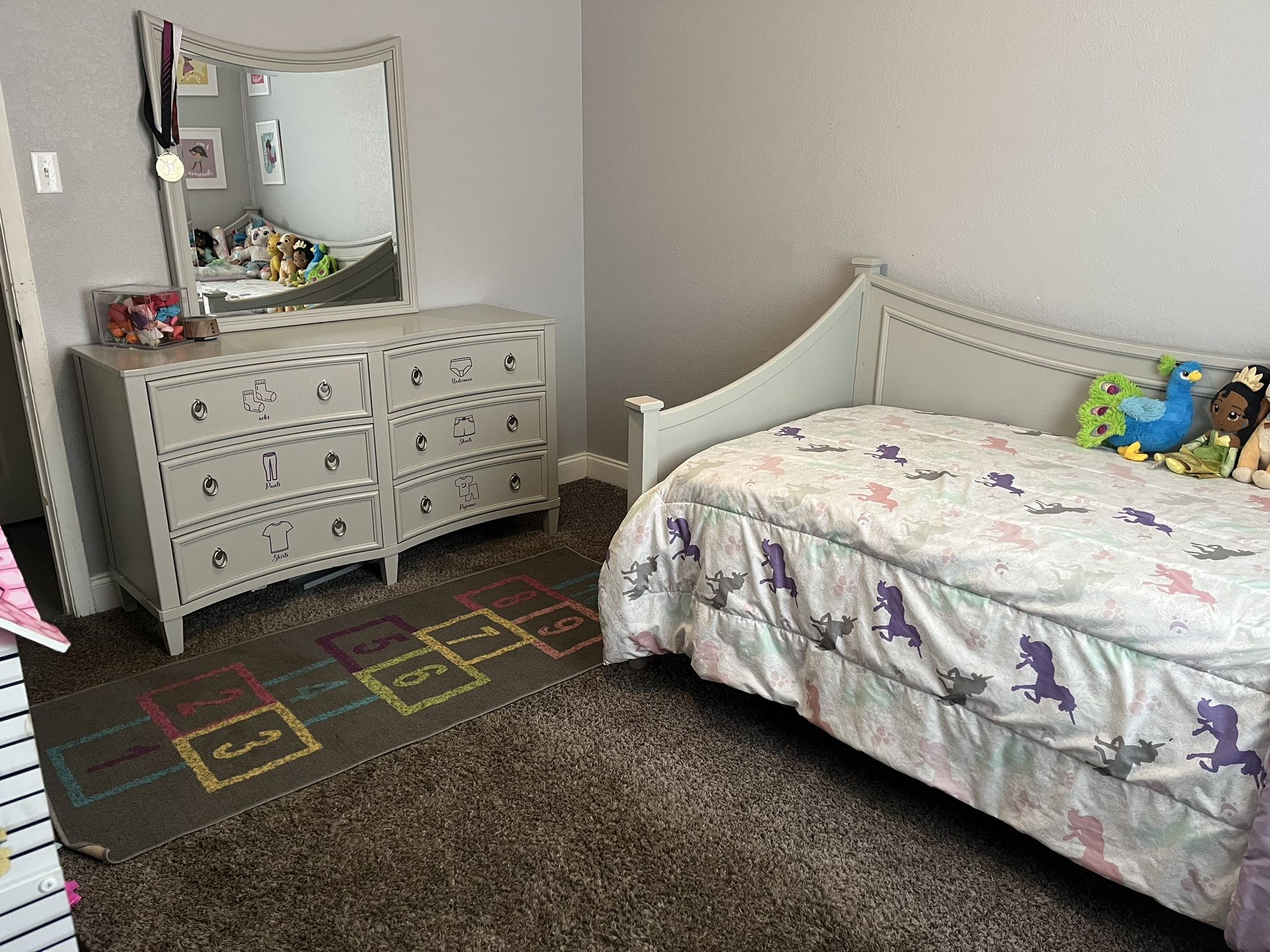Kid’s bedroom Furniture