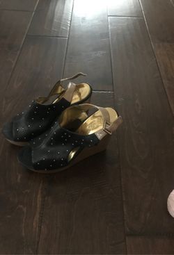 Sooo cute Carlos wedges size 8