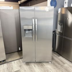 🔥FRIGIDAIRE STAINLESS STEEL REFRIGERATOR WITH ICE MAKER AND WATER DISPENSER🔥