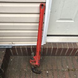 ridgid 36” heavy duty pipe wrench. price is firm at 80$ 