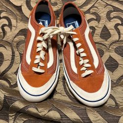 Vans Men’s 8. Women’s 9.5 