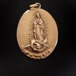 Vintage 18k Gold Stamped Pendant 