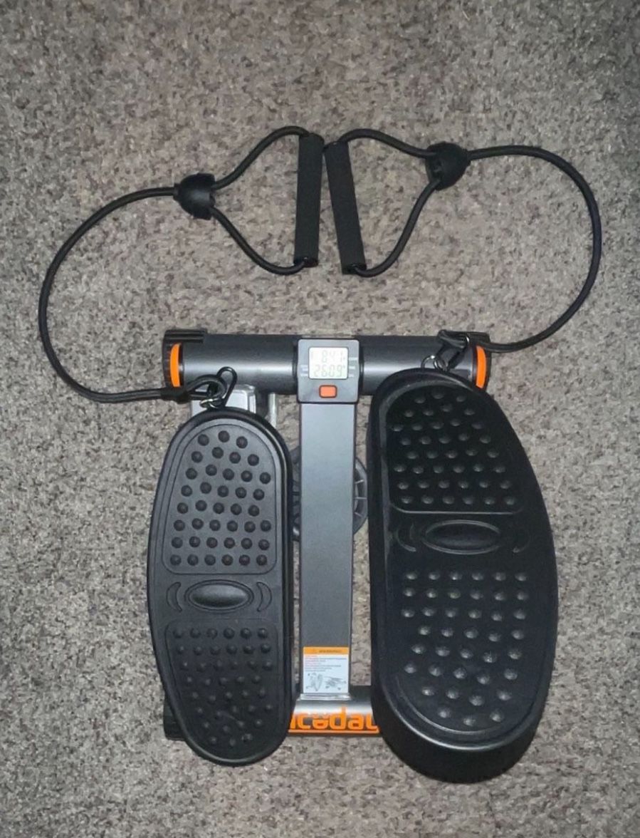 Fitness stepper with attached resistance bands. Excellent Condition