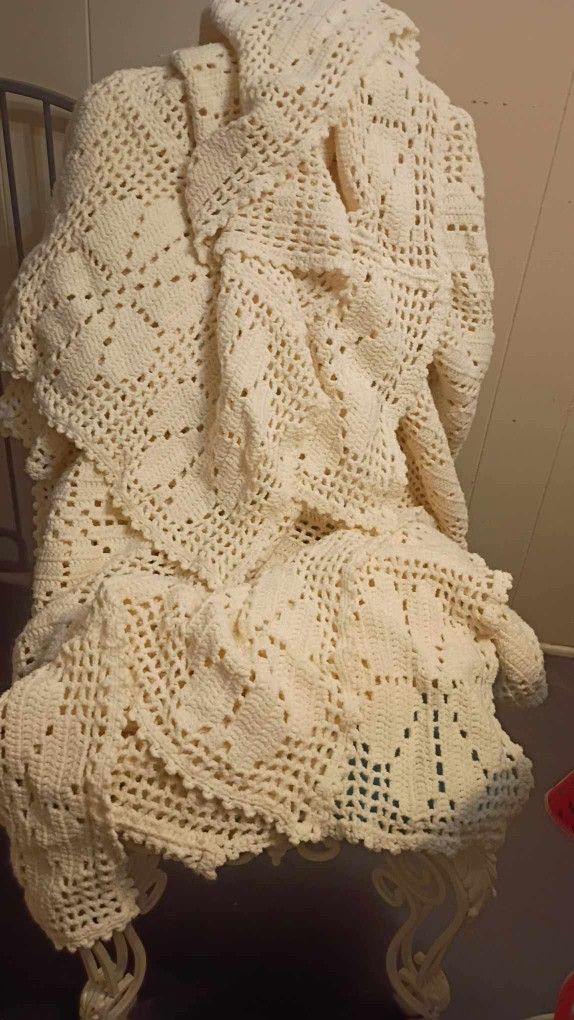 Queen Size!Cream Color Afghan Blanket