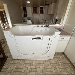 Walk In Tub For Sell
