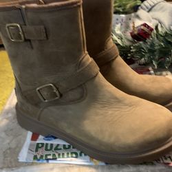 Brand New SiZe 4 Girls Uggs