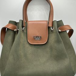 Zara (Olive) Passenger Bag 