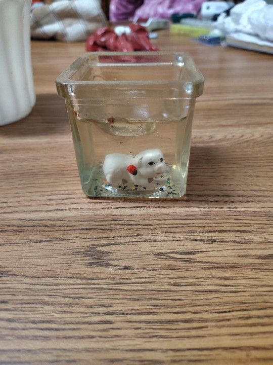 Small Clear Jelly Candle With Small White Animal Inside 