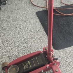 Powerbuilt 3 Ton Floor Jack