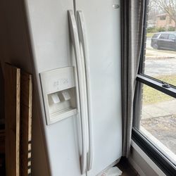 Fridge double door ice and water machine