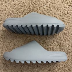 Size 11 (Pre owned, no box) - Adidas Yeezy slide skate marine 