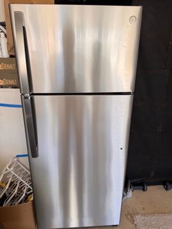 LG 17.5 Cu. Ft. Top freezer