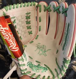 Rawlings Heart of the Hide 12.5 inch Softball Glove. Brand new with tags. $80 firm. Retails for $329