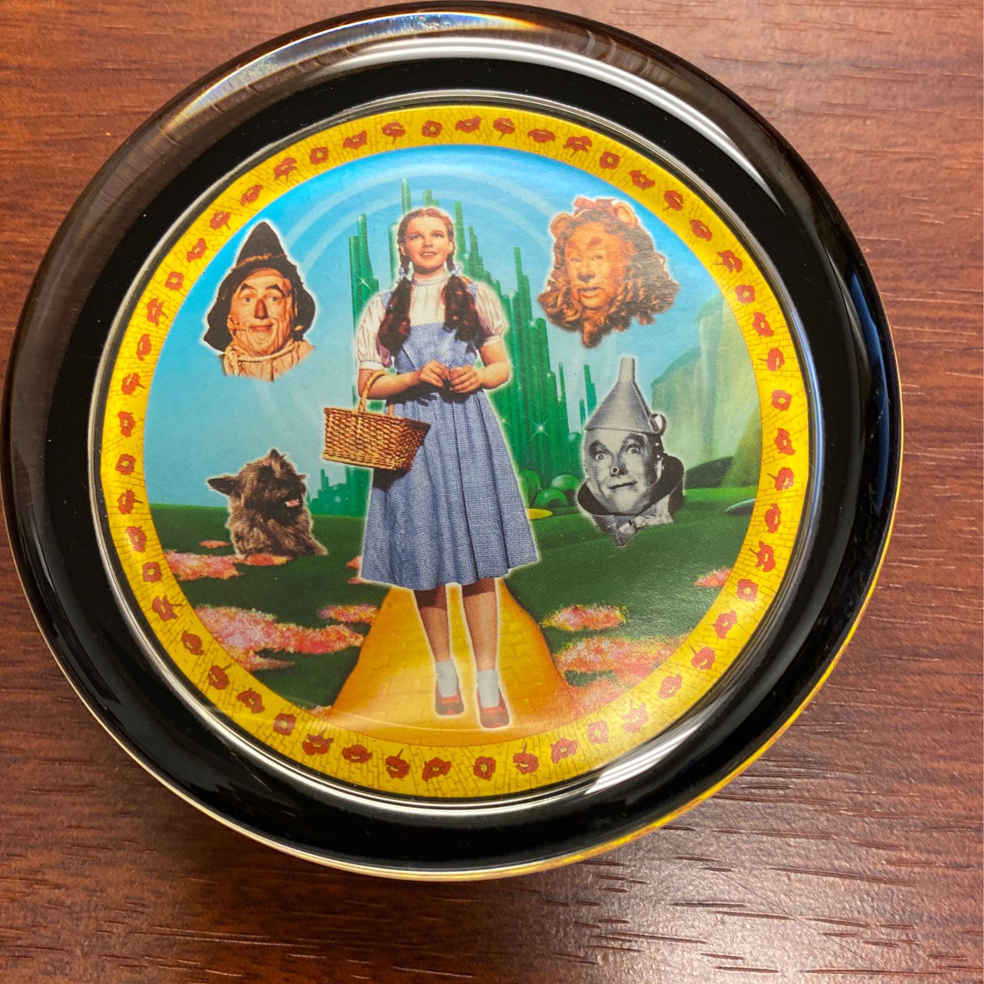 Rare Wizard of Oz paperweight