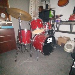 CB Drum Set .. 5 Peice ... 