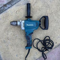 MAKITA DRILL