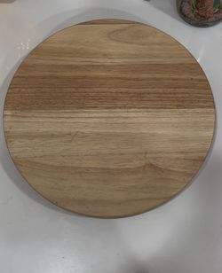 Round Serve Stand