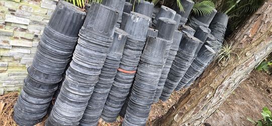 Nursery pots 3 gallons used $0.20 each
