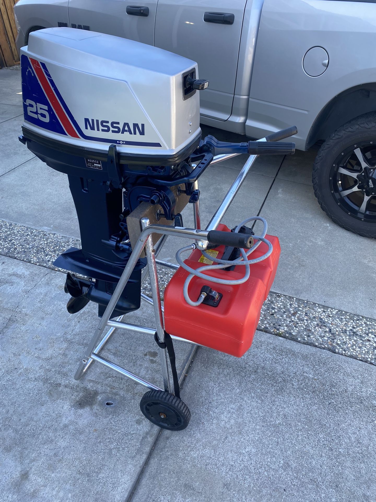 25hp Nissan Outboard Motor