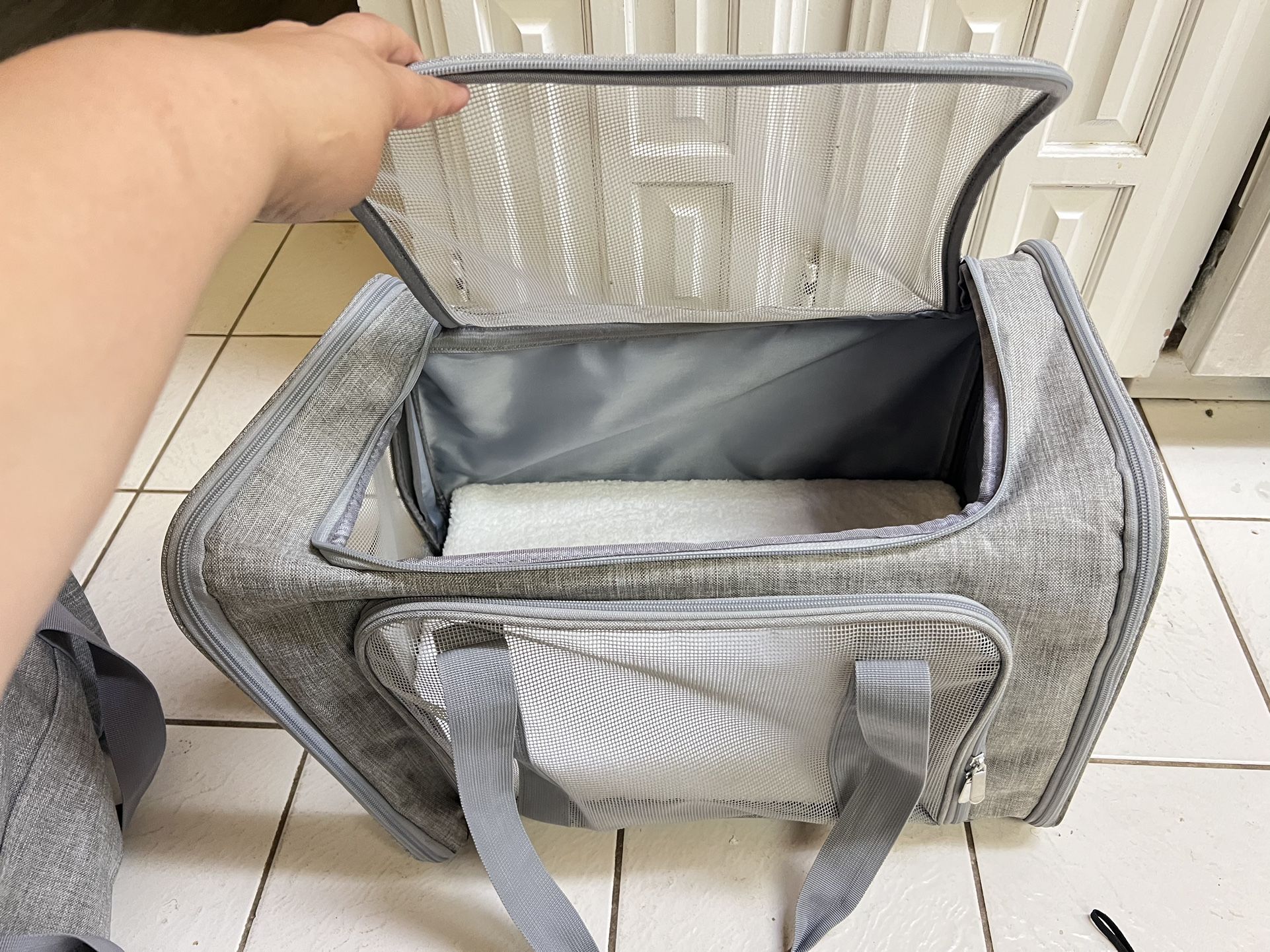 gray small dog/cat pet carrier 16 x 11