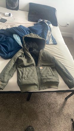 Carhartt Hooded- and camouflage hoodie