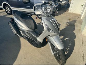 Like New 2020 Piaggio BV 350  motorcycle scooter