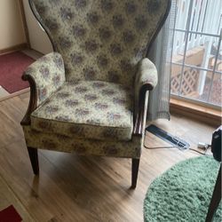 Antique Chair. Like New