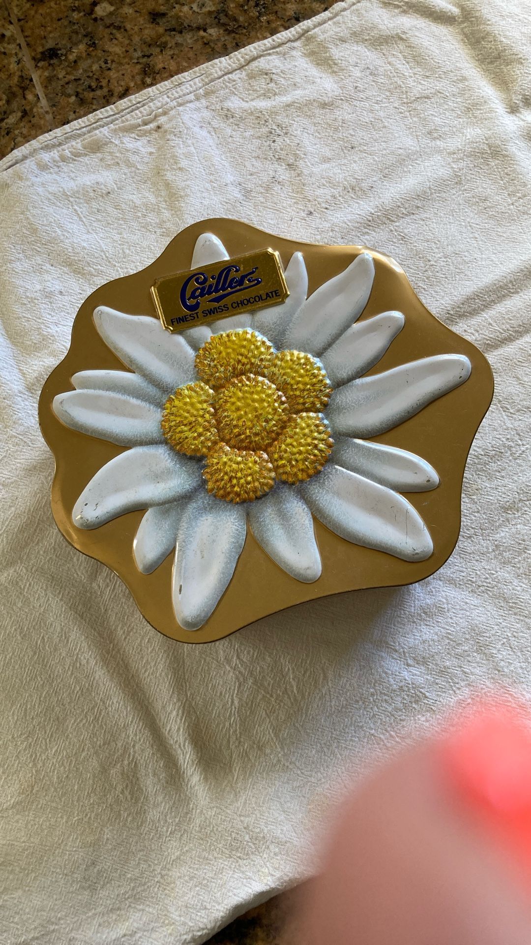 Vintage Tin-Edelweiss Design