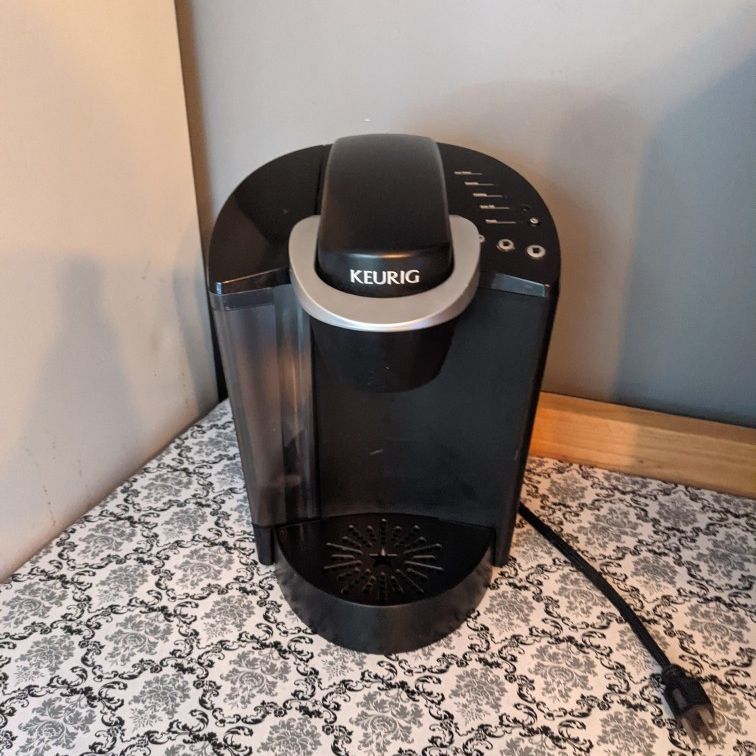 Keurig single cup brew coffee maker model B40 for Sale in Rancho Cucamonga CA OfferUp