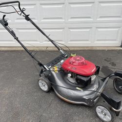 Honda Self Propelled Lawn Mower  w/Bag