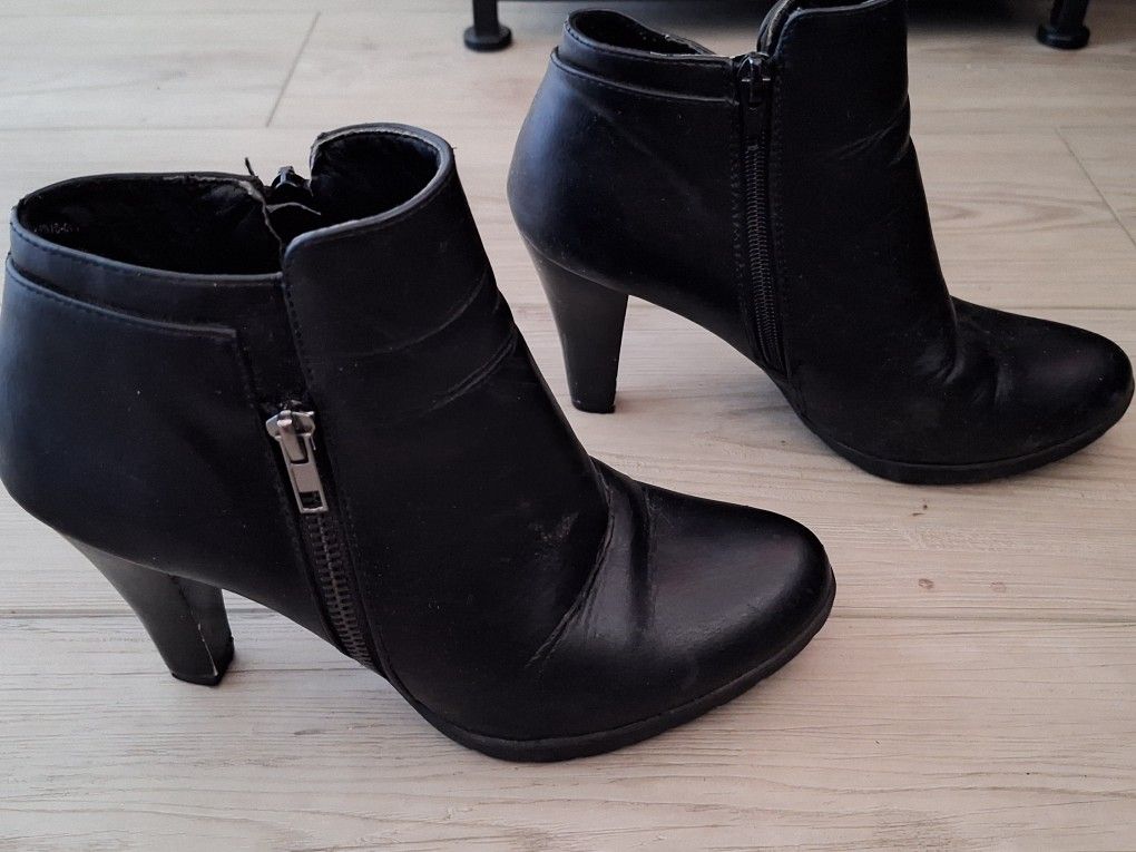 Women's Leather Boots Size 7.5