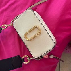MARC JACOBS CROSS BODY
