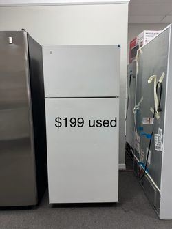 GE refrigerator Top Freezer