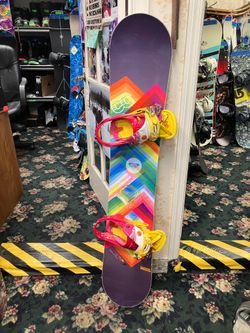 141cm Roxy Snowboard w/ Med. Bindings🏂All Mountain / Park HYBRID w/ Banana Magna-Traction🇺🇸