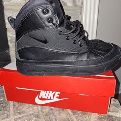 Nike Boots Size 7