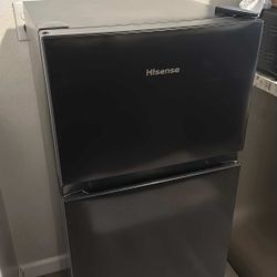 Hisense Mini Fridge