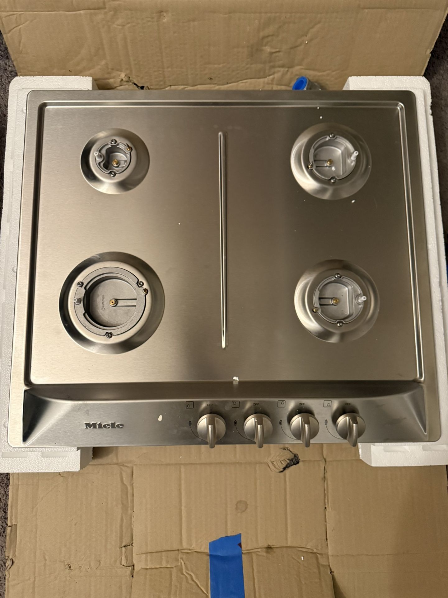 MIELE KM360G 24in Stove Top Gas