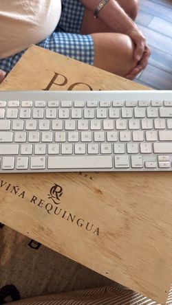wireless keyboard. apple