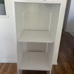 Free Shelving Unit