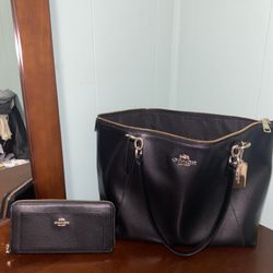 Black Coach Leather Purse