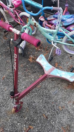 Girls power wing scooter