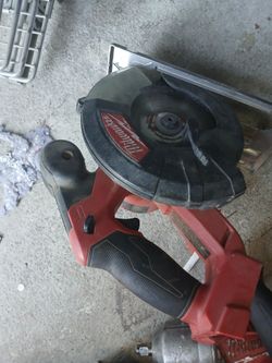 Milwaukee M18 FUEL 18V Lithium-Ion Brushless Cordless 5-3/8 in. Metal Cutting Circular Saw