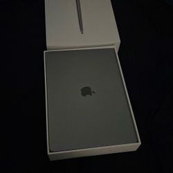 MacBook Air M1 – 13” – 8GB RAM / 256GB SSD – 