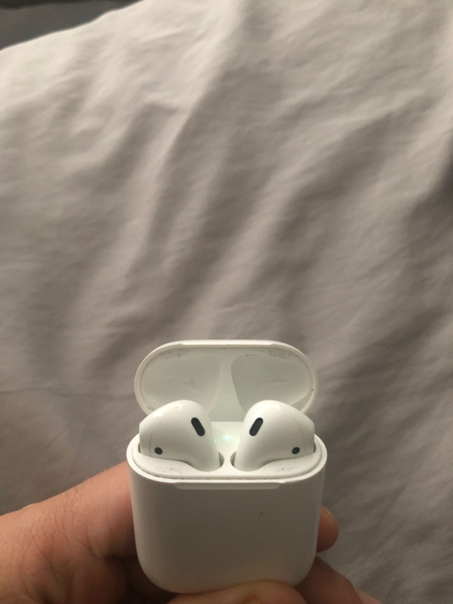 AirPods